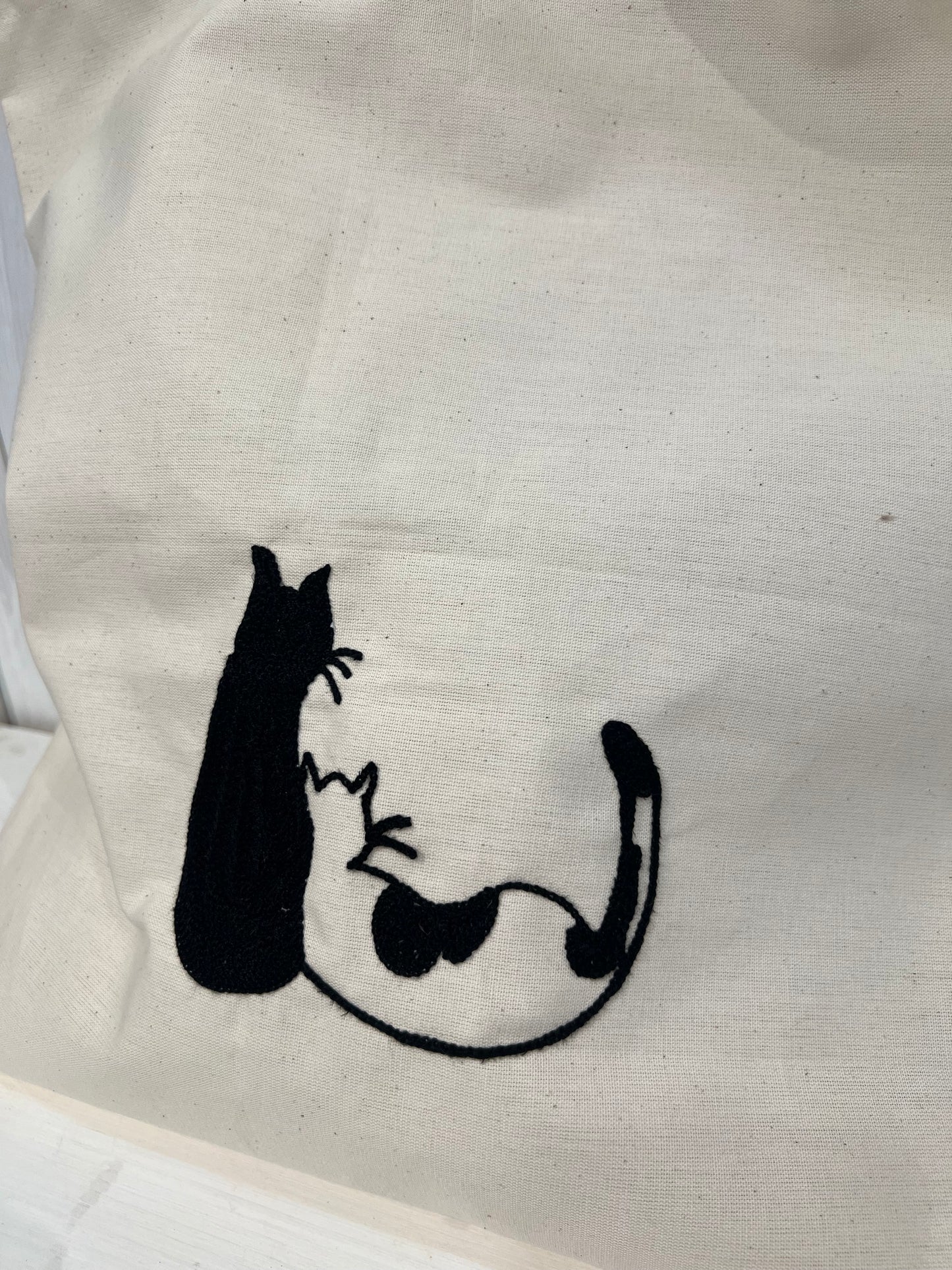 Tote Bag ricamata con gatti - Tote Bag - Tote Bag Ricamo - Tote Bag Ricamo Gatti Innamorati - Shopper Bag - Shopper Bag Ricamata  Pezzo Unico - Handmade - Piacevolmente Country di Rosi Maria Cristina