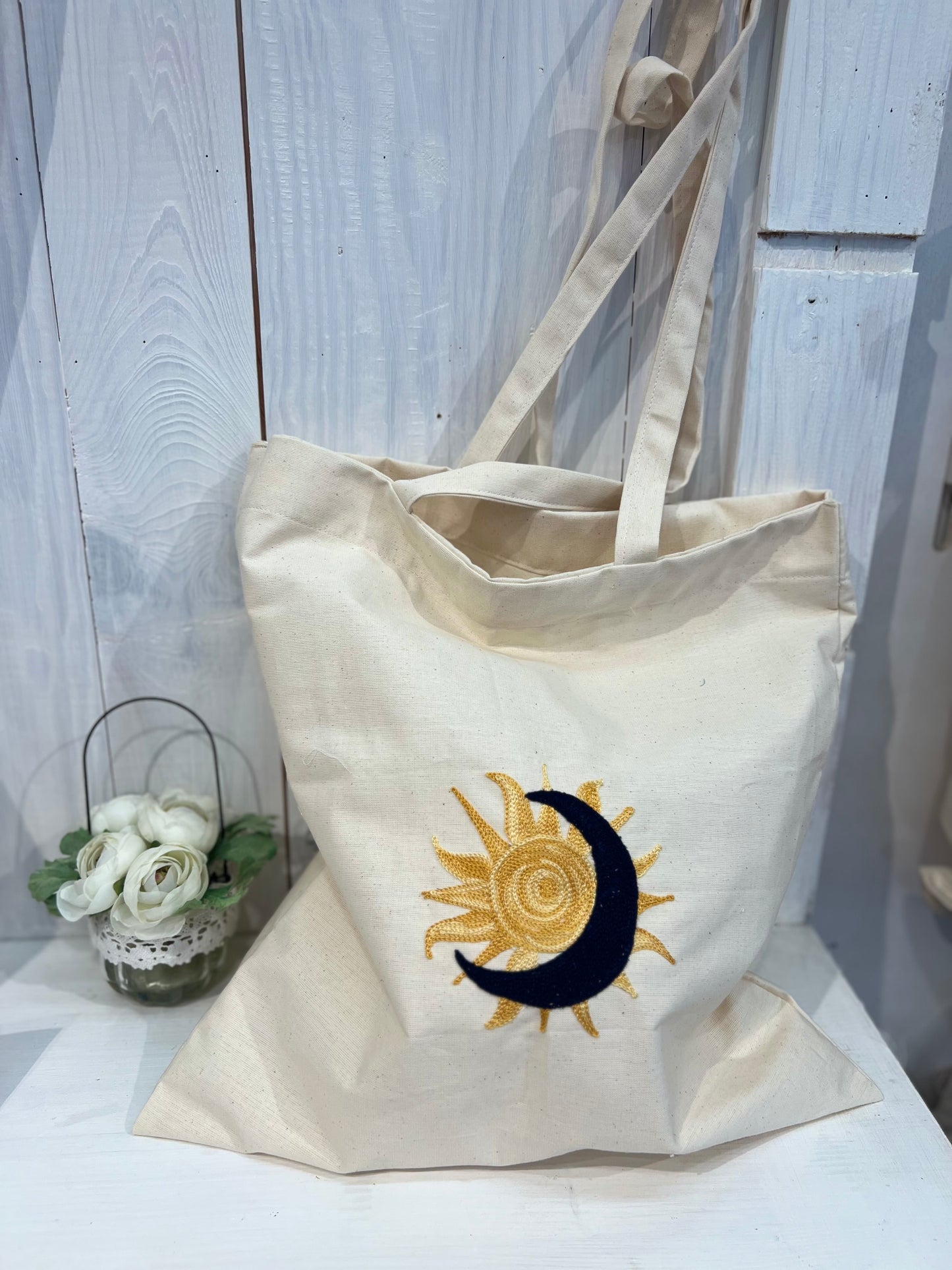 Tote Bag ricamata con sole e luna -  Tote Bag - Shopper bag - Tote Bag ricamata - Shopper bag ricamata - Sole e Luna - Piacevolmente Country di Rosi Maria Cristina