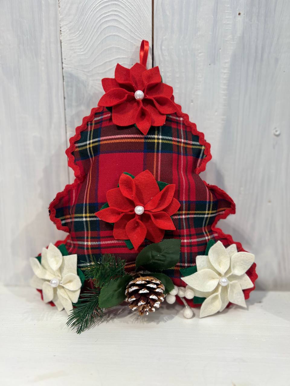 Fuoriporta Natalizio a Forma di Albero in Tessuto Scozzese Fatto a Mano da Piacevolmente Country biancheria per la casa Country e Shabby Chic