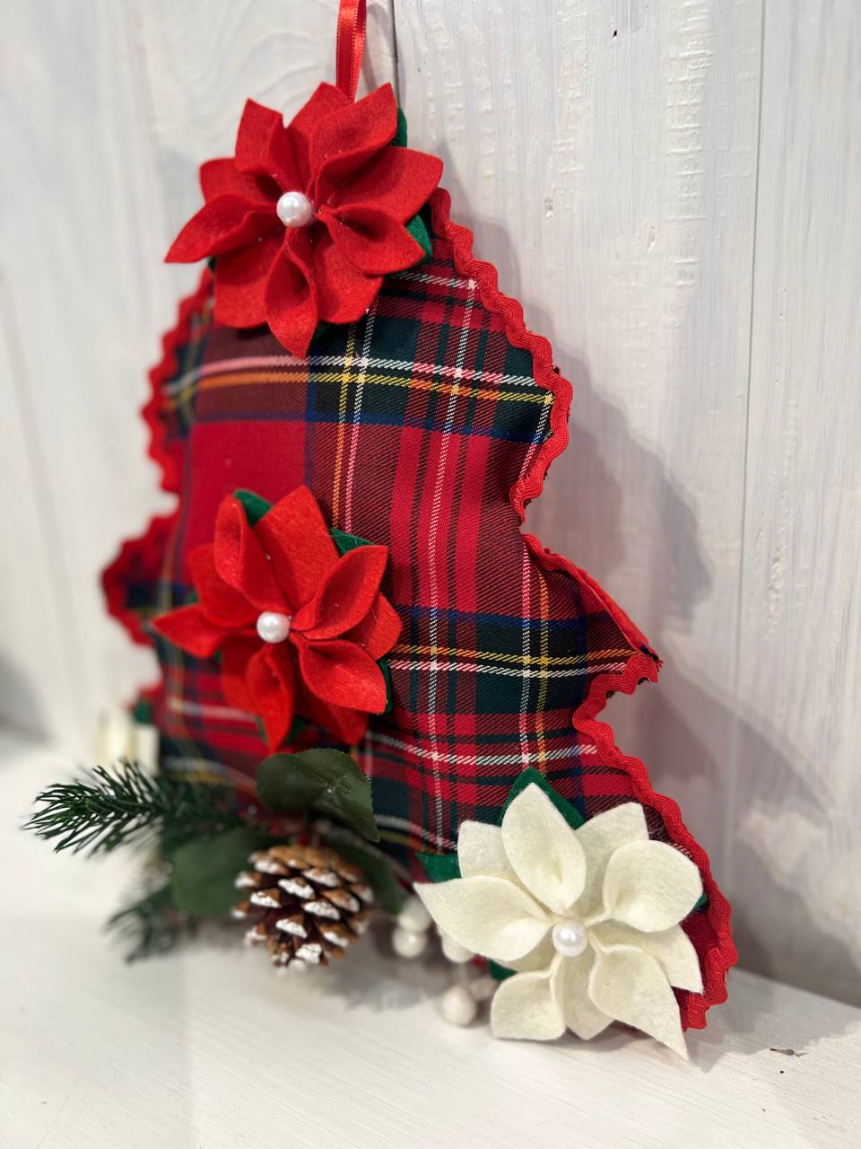 Fuoriporta Natalizio a Forma di Albero in Tessuto Scozzese Fatto a Mano da Piacevolmente Country biancheria per la casa Country e Shabby Chic