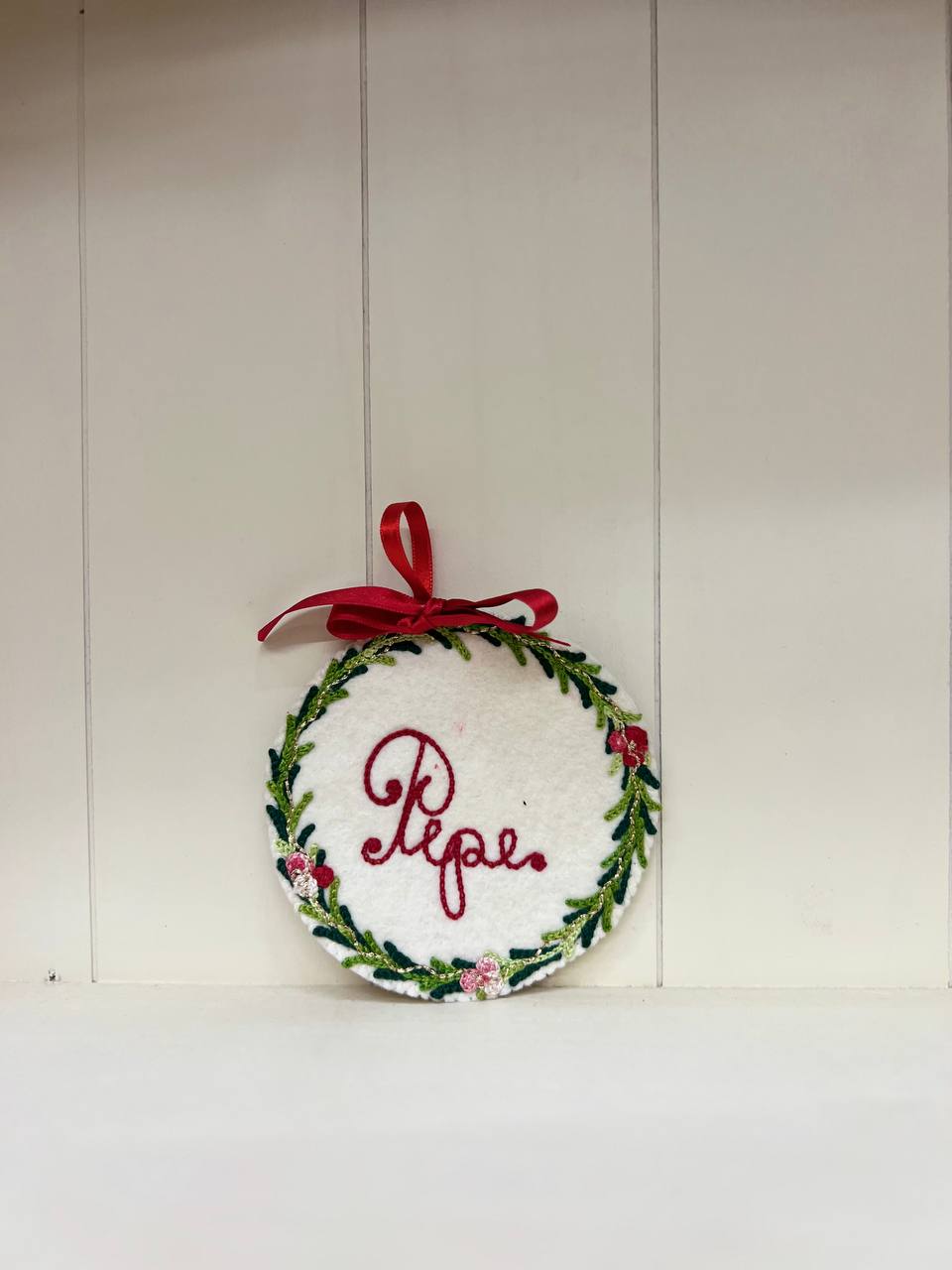 Pallina Natalizia in stoffa ricamata Decorazione natalizia personalizzata Decorazione Natalizia ricamata biancheria per la casa stile country e shabby chic piacevolmente country