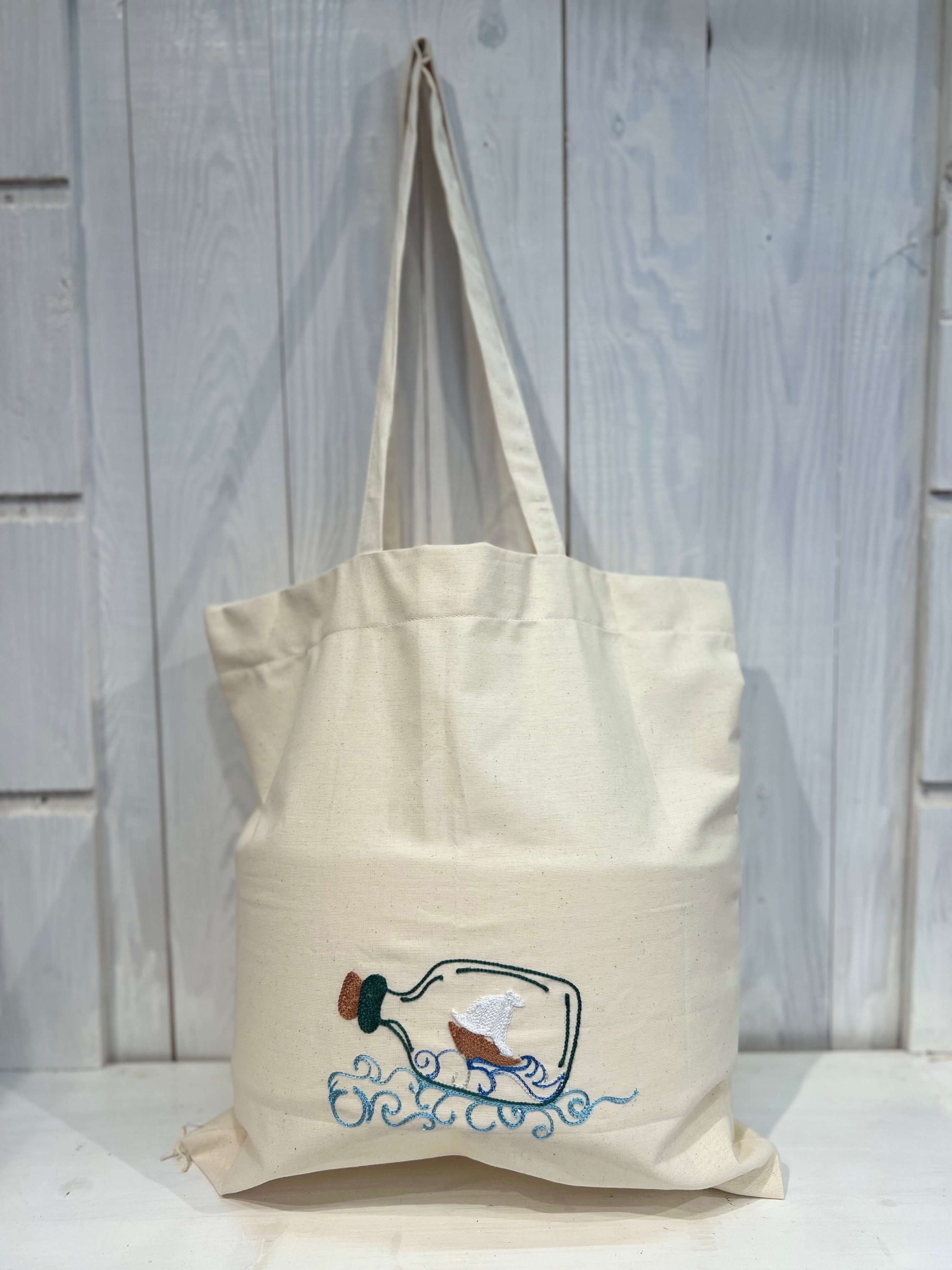 Tote Bag con Barchetta - Tote Bag - Shopper Bag - Tote Bag Ricamo Barca nella bottiglia - Piacevolmente Country di Rosi Maria Cristina