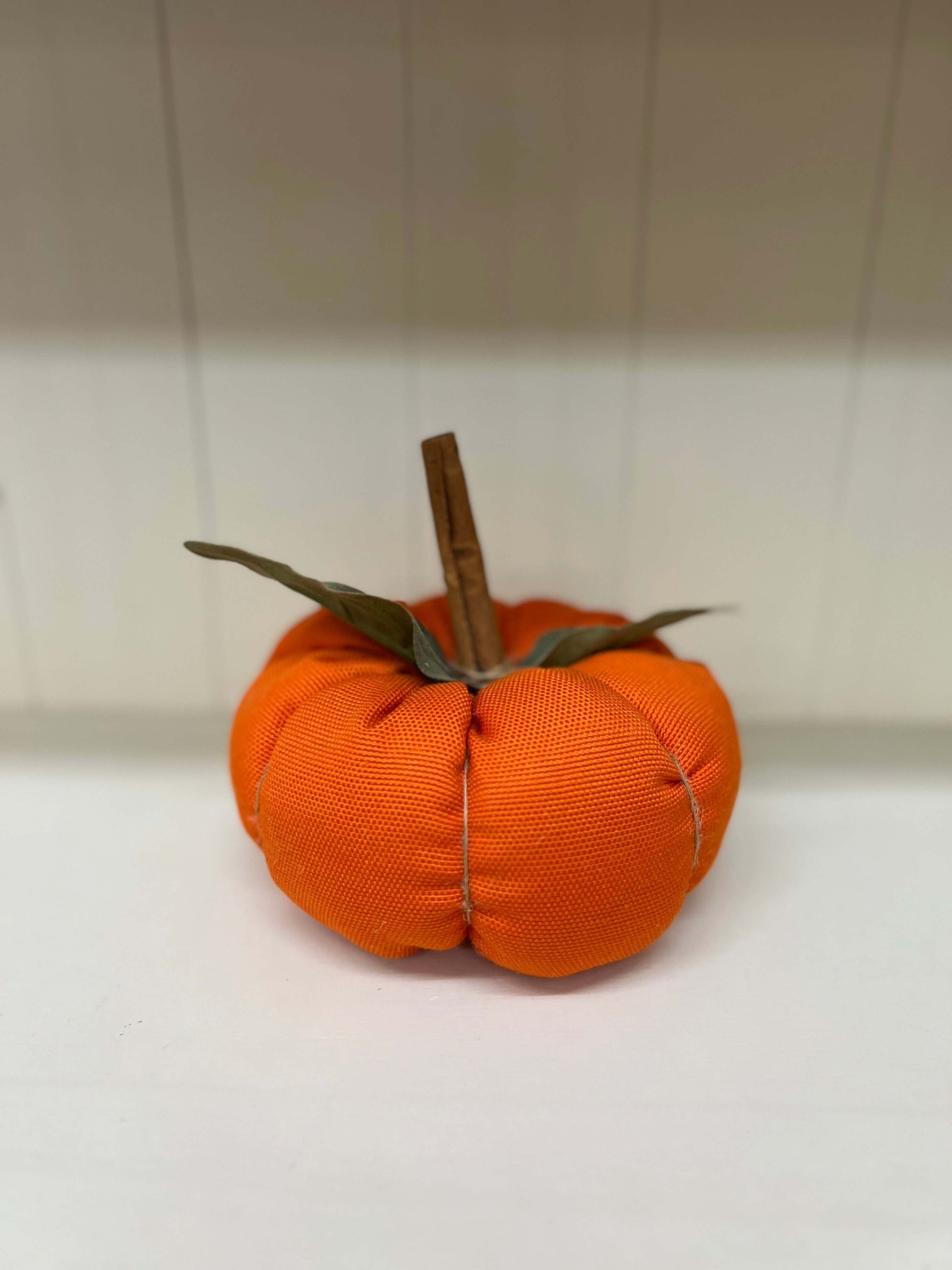 Zucca - Zucca in stoffa - Zucca decorativa - Decorazioni autunnali - Decorazioni per la casa - Zucca con Cannella - Piacevolmente Country di Rosi Maria Cristina