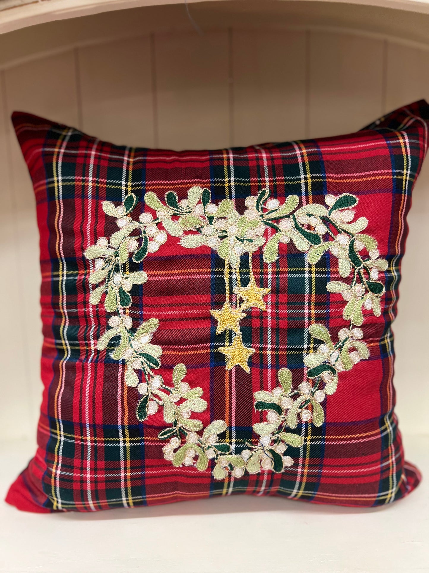 Cuscino natalizio con decorazione - Fatto a mano - Pezzo Unico - Piacevolmente Country di Rosi Maria Cristina