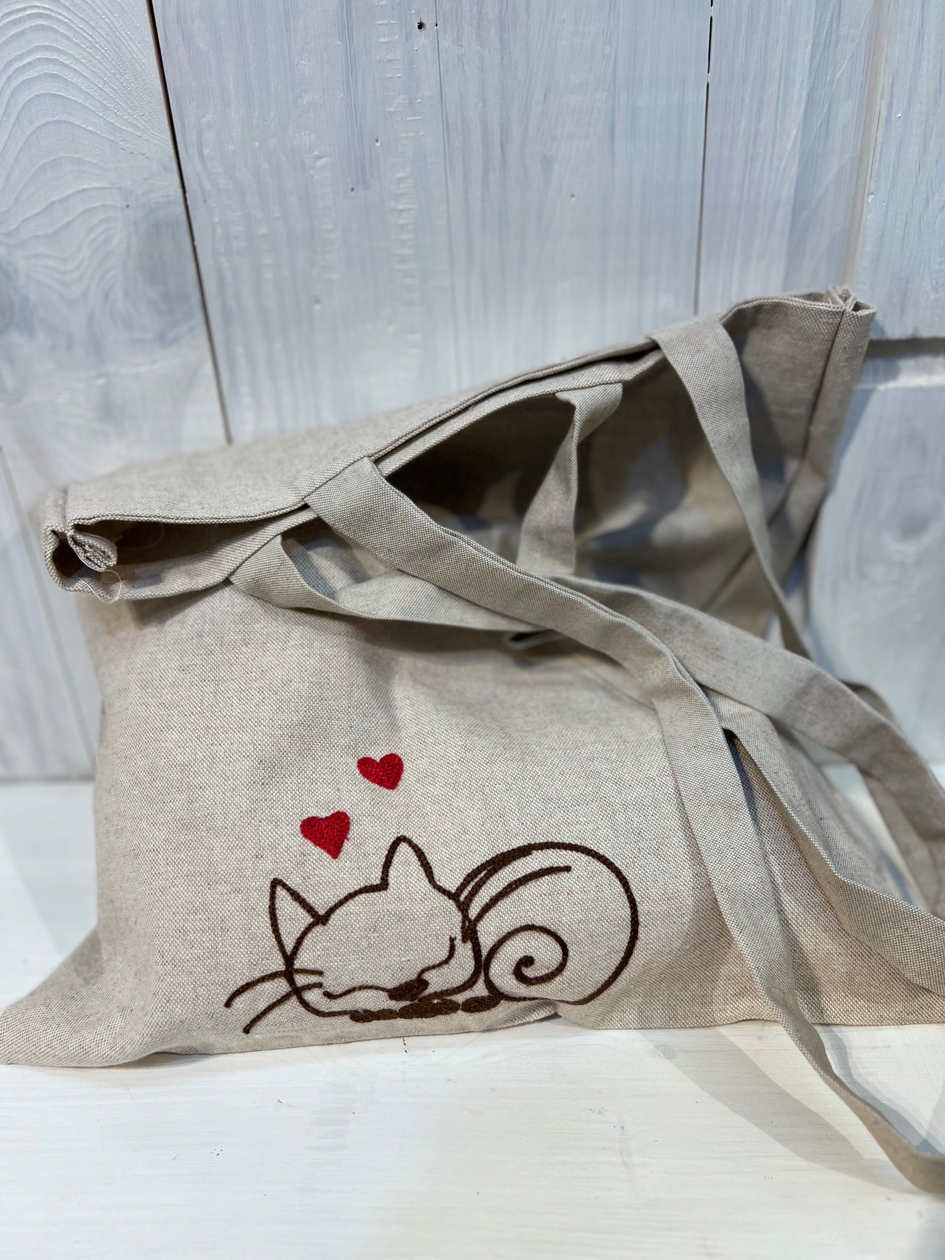 Tote Bag ricamata con gatto - Pronta per la spedizione - Pezzo Unico - Piacevolmente Country di Rosi Maria Cristina
