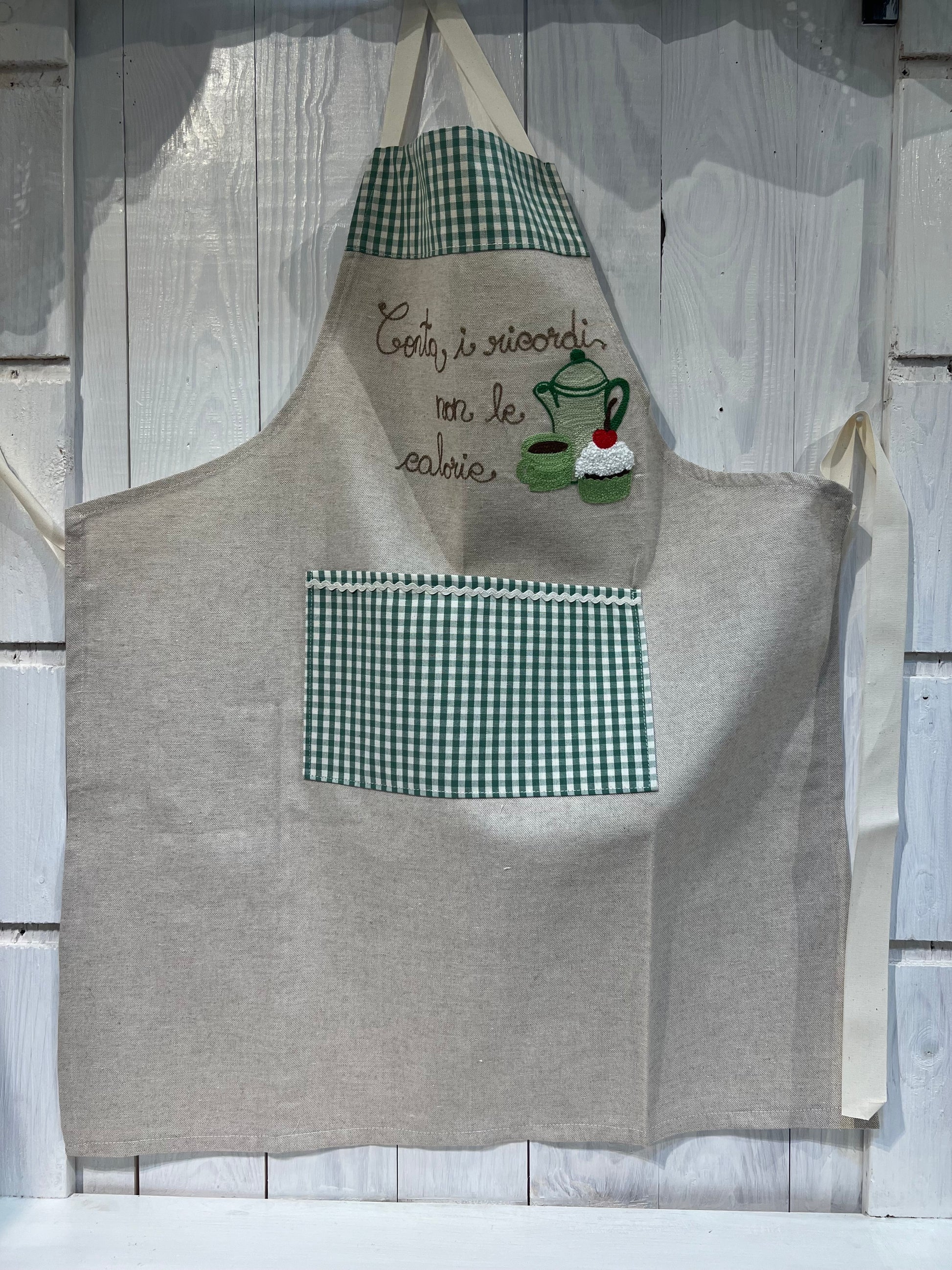 Grembiule da cucina artigianale personalizzabile - Piacevolmente Country di Rosi Maria Cristina
