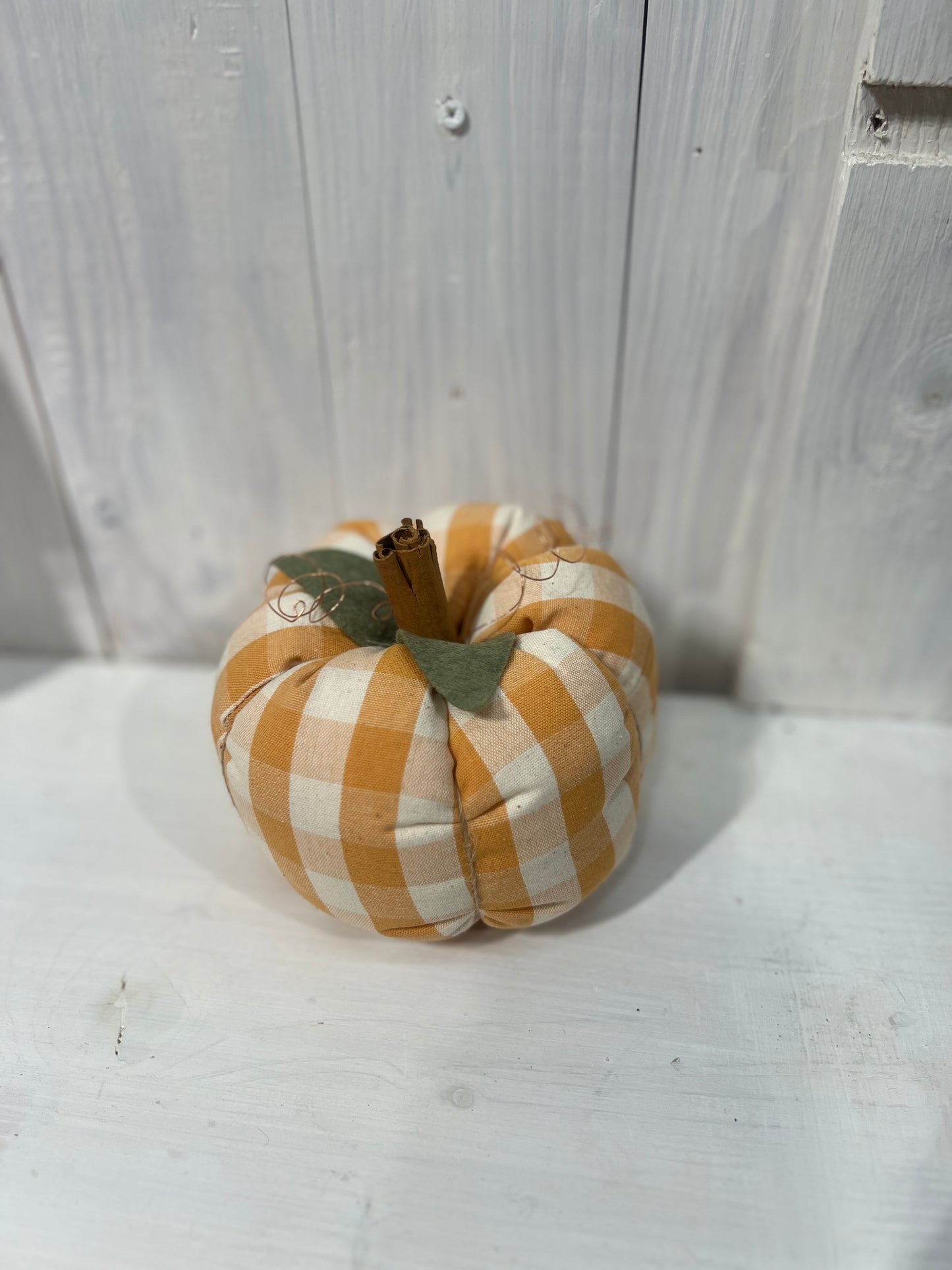 Zucca - Zucca in stoffa - Zucca decorativa - Decorazioni autunnali - Decorazioni per la casa - Zucca con Cannella - Piacevolmente Country di Rosi Maria Cristina