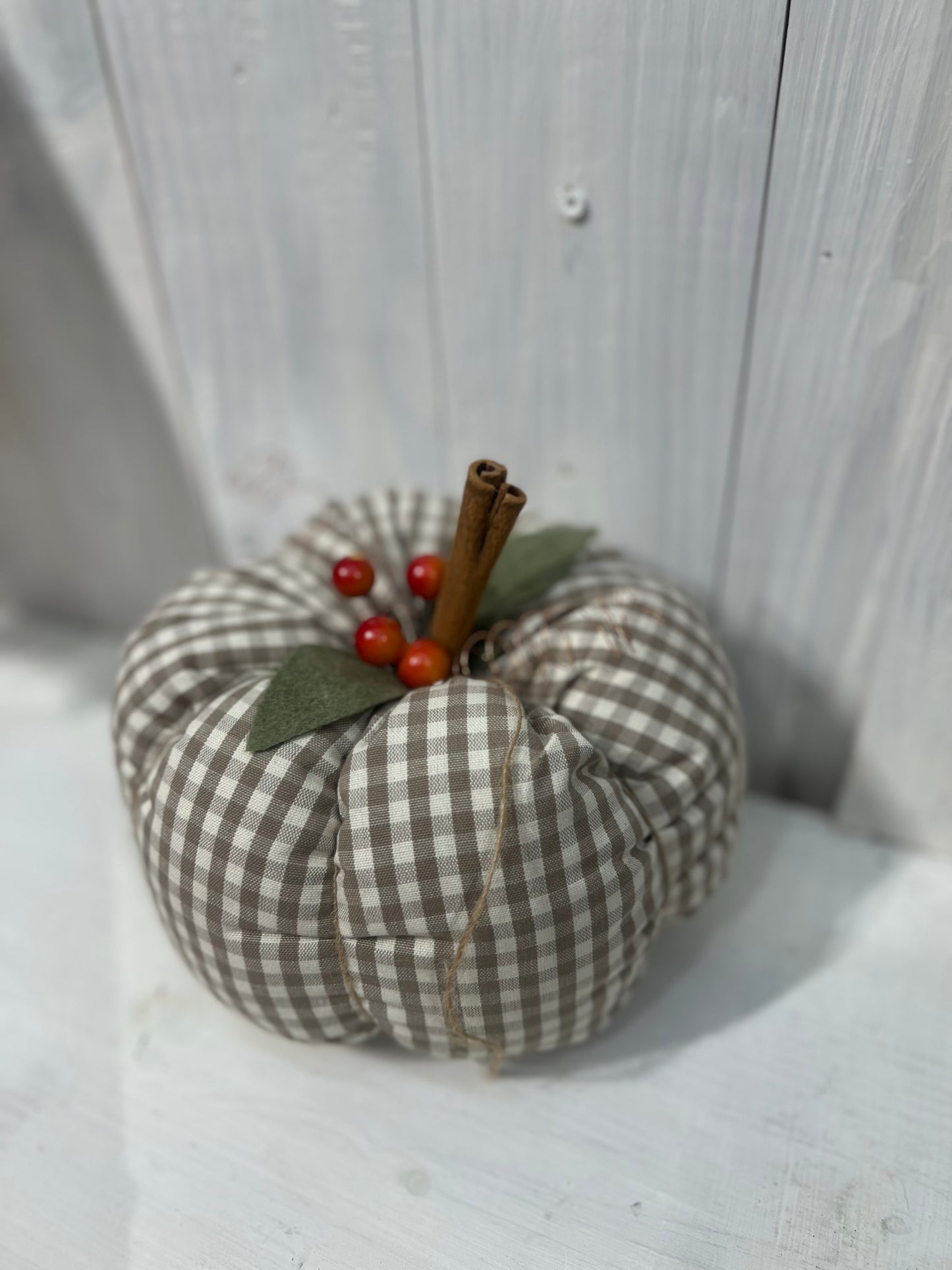 Zucca - Zucca in stoffa - Zucca decorativa - Decorazioni autunnali - Decorazioni per la casa - Zucca con Cannella - Piacevolmente Country di Rosi Maria Cristina