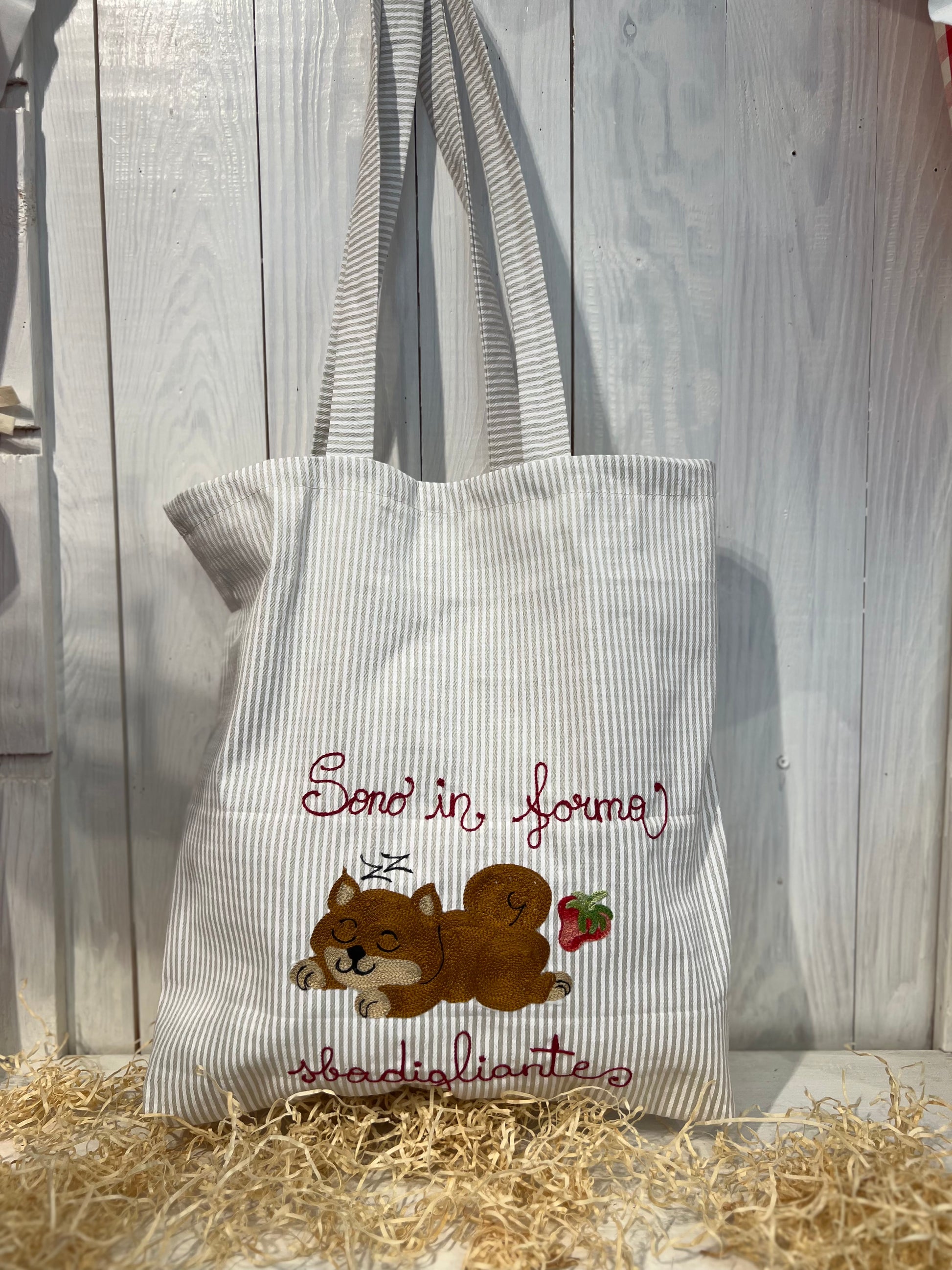 Borsa di stoffa ricamata - Shopper Bag - Borsa di stoffa fatta a mano - Piacevolmente Country di Rosi Maria Cristina