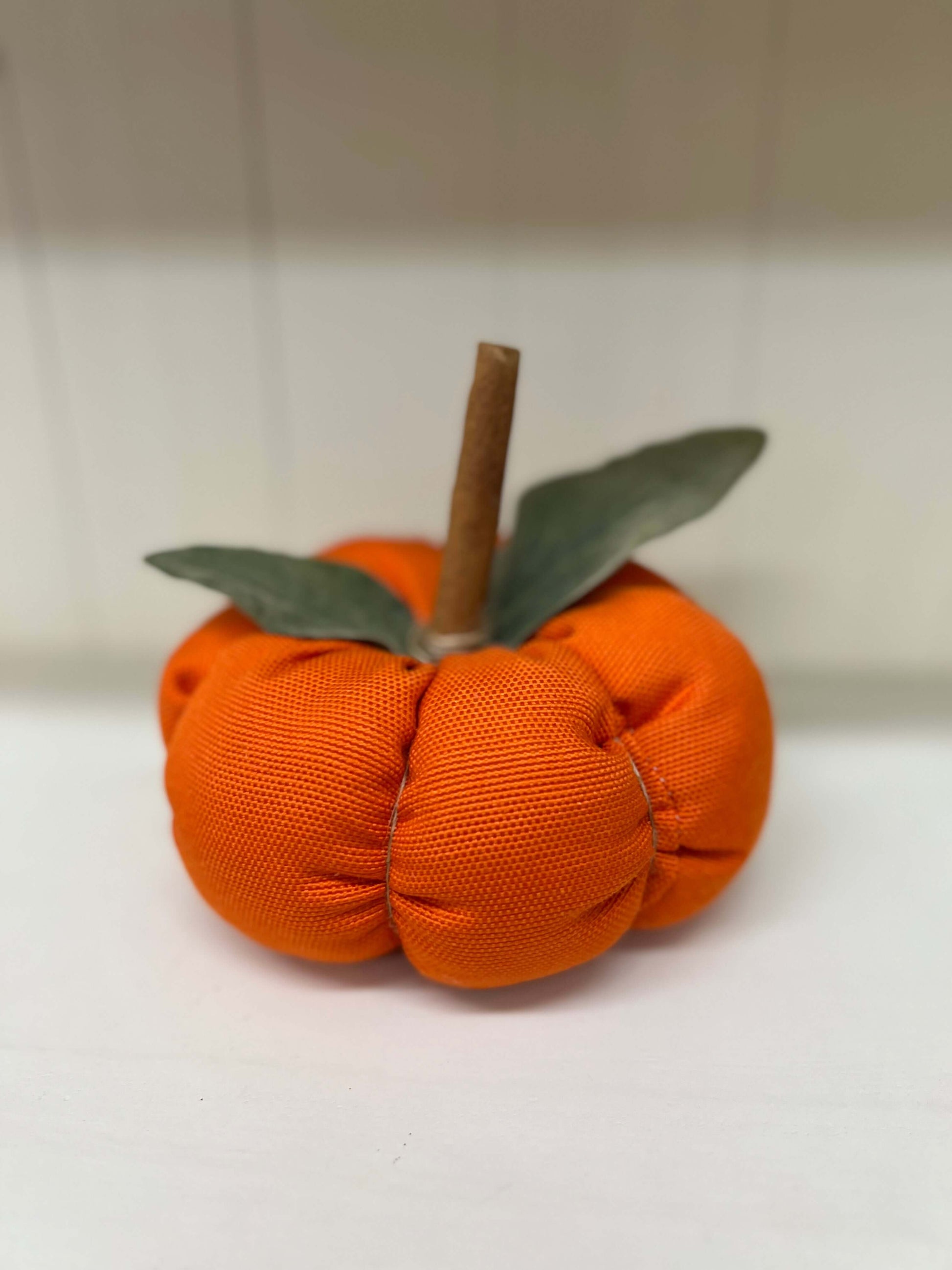Zucca - Zucca in stoffa - Zucca decorativa - Decorazioni autunnali - Decorazioni per la casa - Zucca con Cannella - Piacevolmente Country di Rosi Maria Cristina