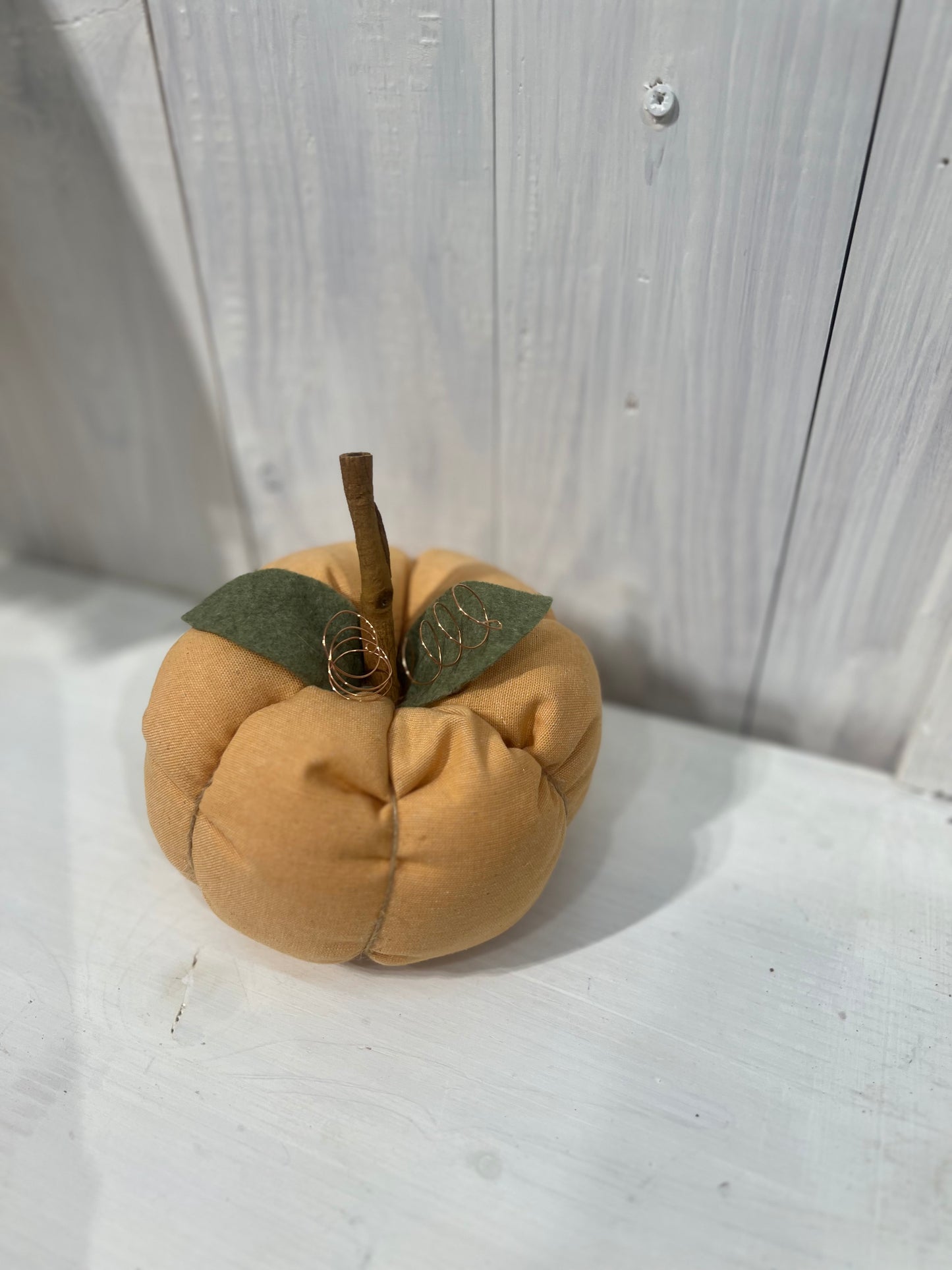 Zucca - Zucca in stoffa - Zucca decorativa - Decorazioni autunnali - Decorazioni per la casa - Zucca con Cannella - Piacevolmente Country di Rosi Maria Cristina