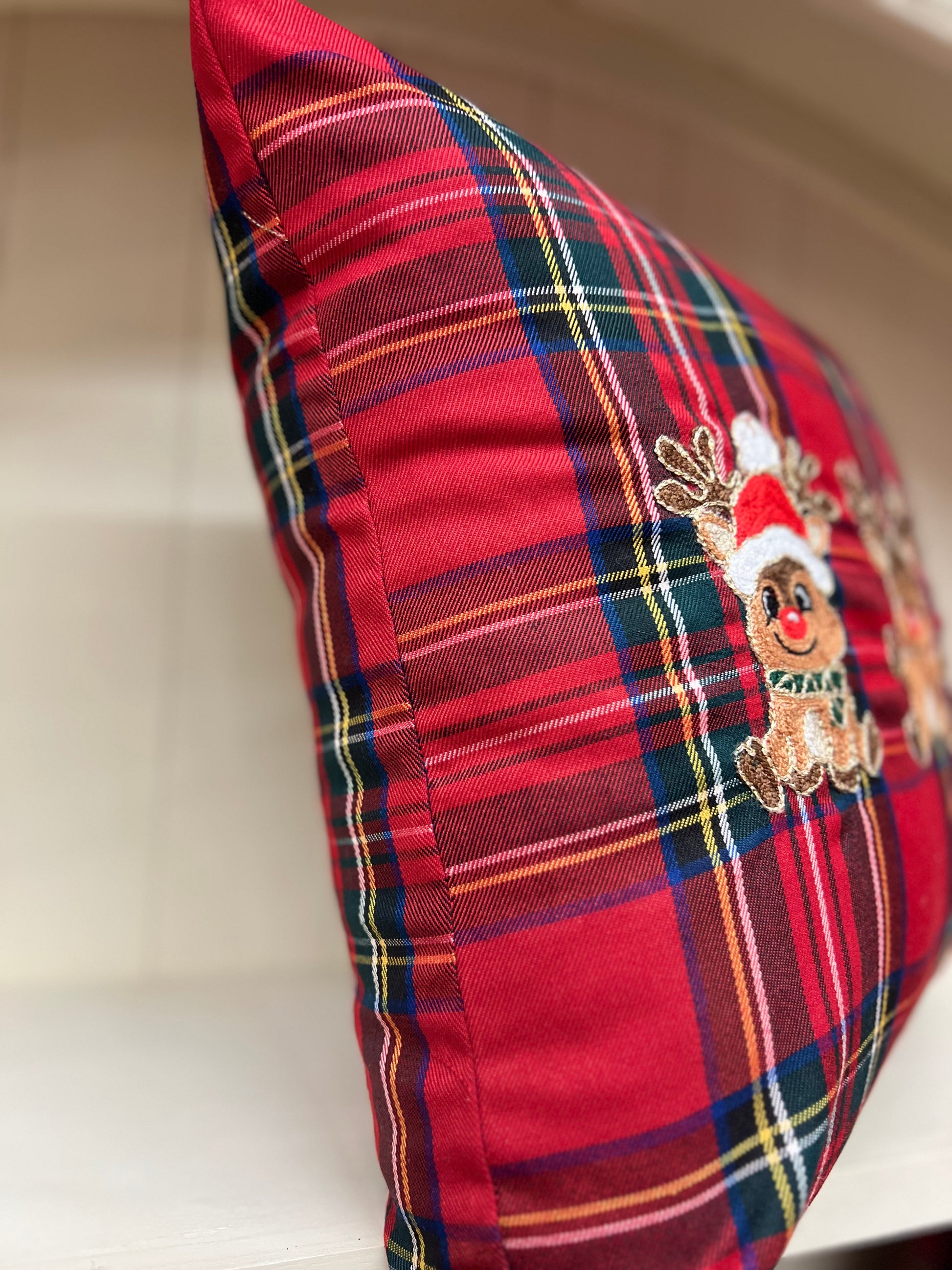 Cuscino natalizio con decorazione - Fatto a mano - Pezzo Unico - Piacevolmente Country di Rosi Maria Cristina