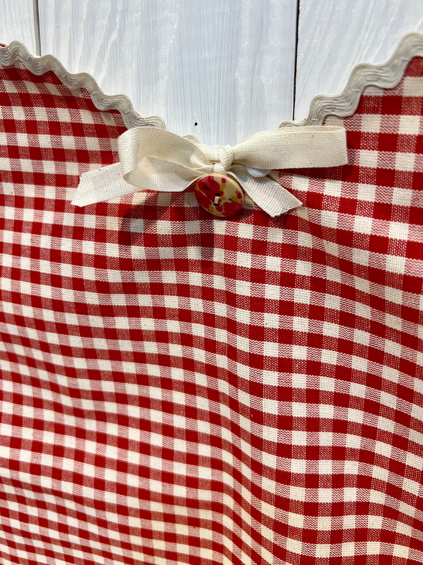 Tovaglietta a forma di cuore con ricamo - Pezzo Unico - Piacevolmente Country di Rosi Maria Cristina