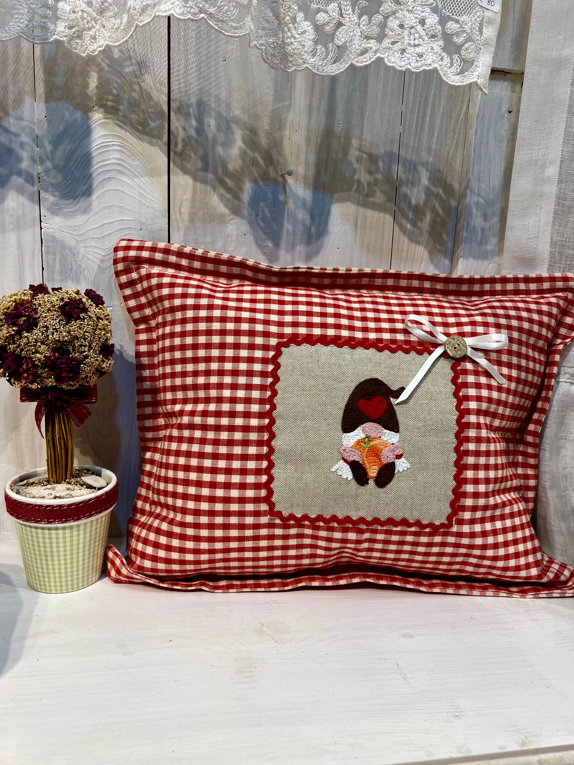 Cuscini con disegno - handmade - disegno personalizzabile - Piacevolmente Country di Rosi Maria Cristina